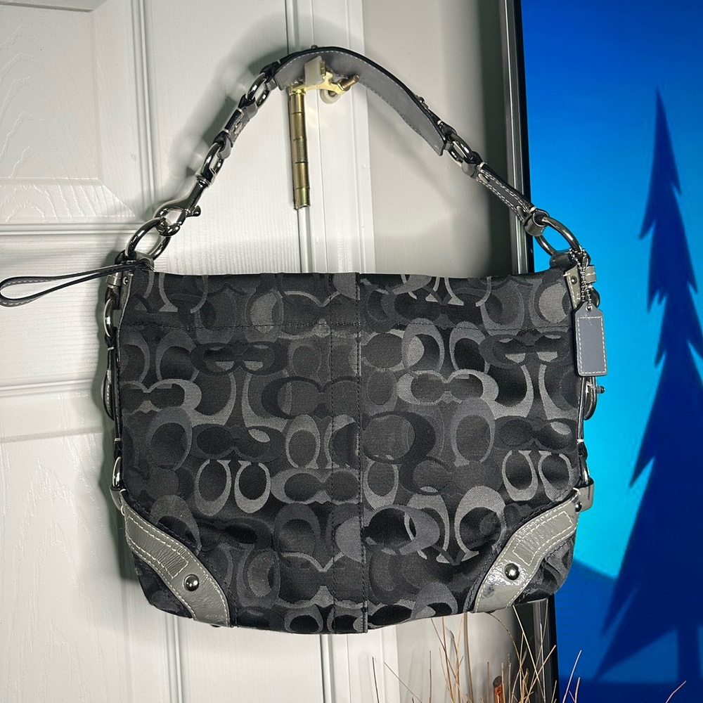 Coach Black / Grey Purse Carly
Signature Bag Purple Lining Hobo
